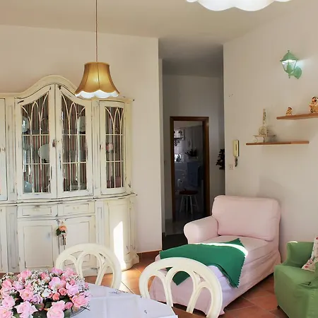 Villa Aladino - Iris 아파트 *
