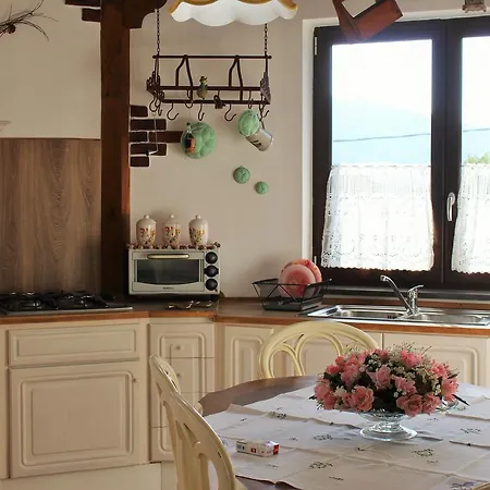 Villa Aladino - Iris 아파트